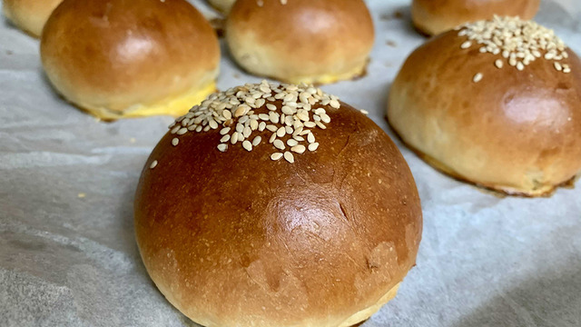 Dokusu Yumuşak Kokusu Mis: Pofuduk Hamburger Ekmeği
