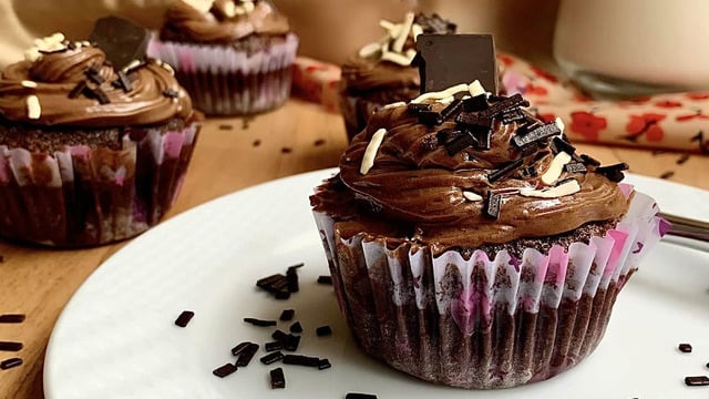 İpeksi Kremasıyla: Çikolatalı Cupcake