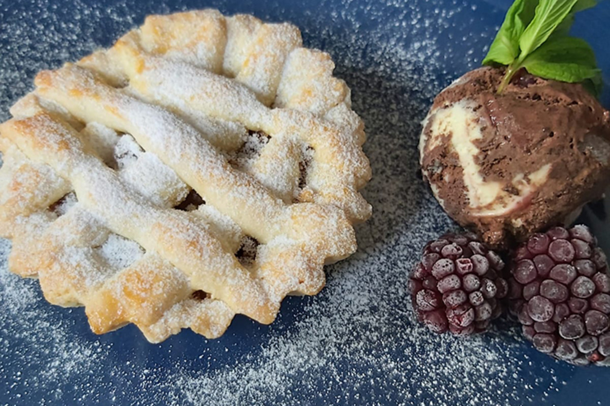 Yanında Dondurmayla: Elmalı Tartolet