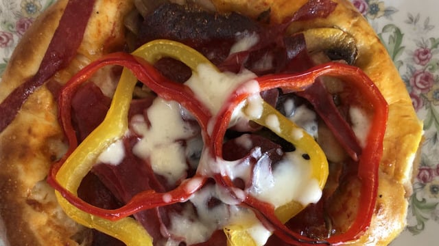 Çabucak Hazır: Ev Yapımı Kolay Pizza