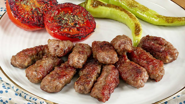 Her Tarif Defterinde Olması Gereken Pratik ve Farklı 10 Izgara Köfte Tarifi