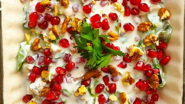 Bir de Böyle Deneyin: Narlı Cevizli Semizotu Salatası