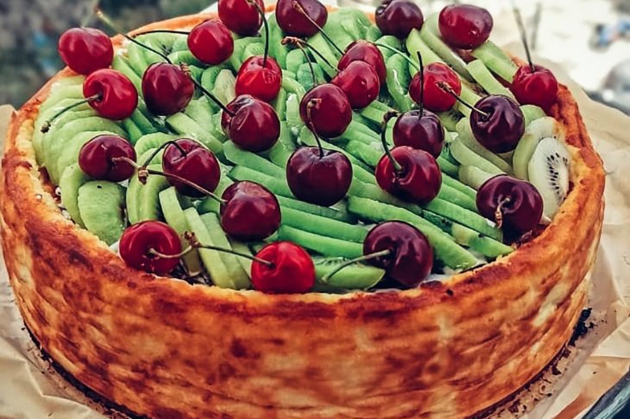 Tam Kıvamında: Meyveli San Sebastian Cheesecake
