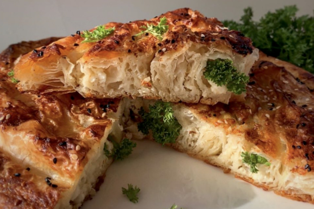 Baklavalık Yufkadan: Peynirli Çıtır Börek