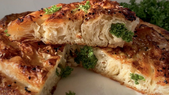 Baklavalık Yufkadan: Peynirli Çıtır Börek