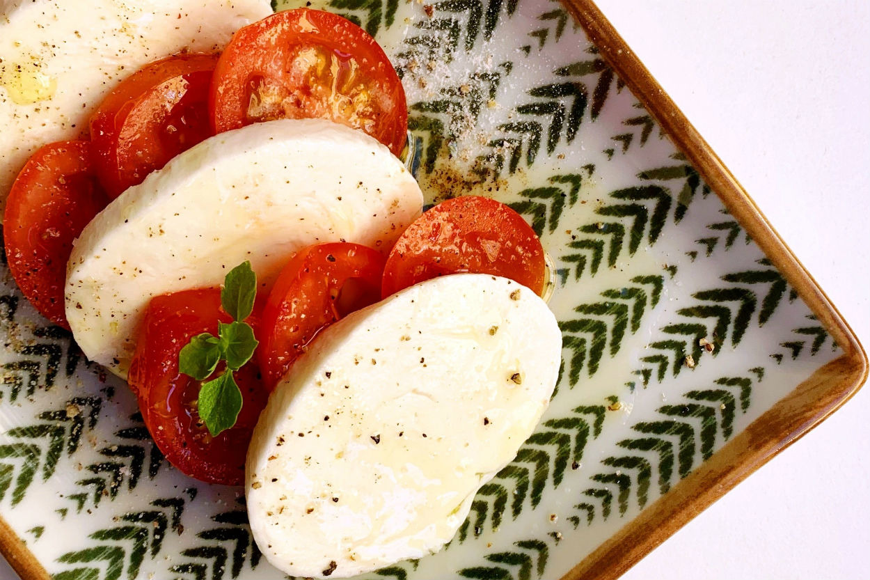 Adım Adım Anlatımı ve Püf Noktalarıyla: Evde Mozzarella Nasıl Yapılır?