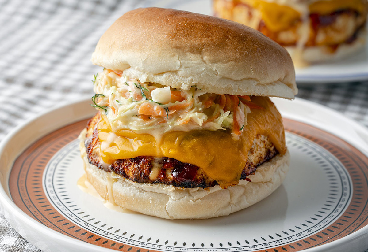 Vejetaryenler Bunu Beğendi: Barbekü Soslu Kereviz Burger Tarifi