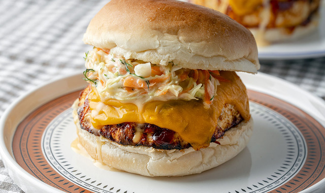 Vejetaryenler Bunu Beğendi: Barbekü Soslu Kereviz Burger