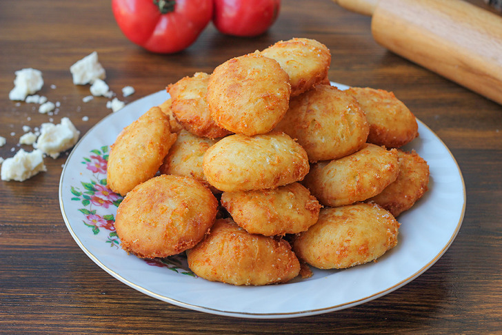 mayasiz-peynirli-pisi-sunum-1