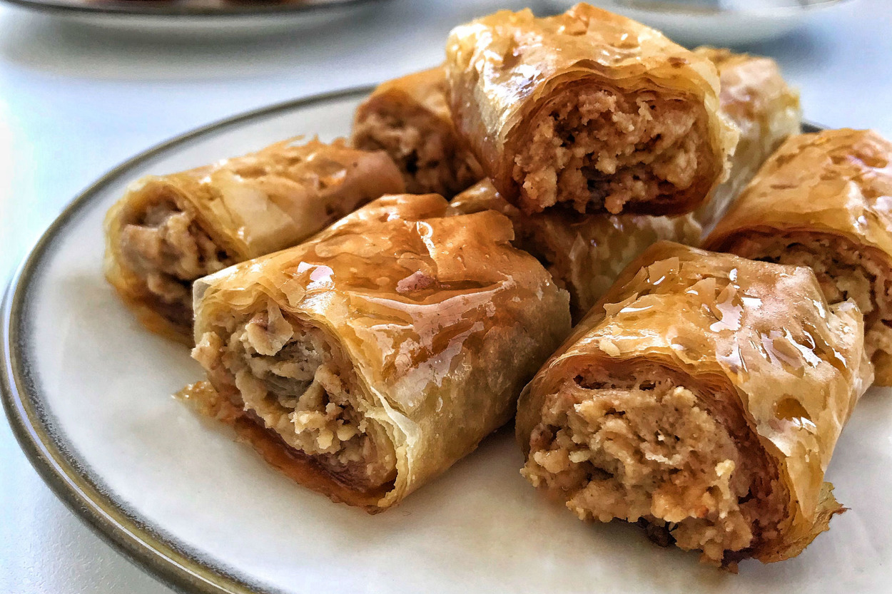 Bildiklerinizden Farklı: Fındık Ezmeli Baklava