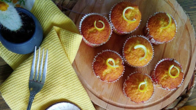 Kokusu Tüm Evi Sarsın: Limonlu ve Portakallı Muffin