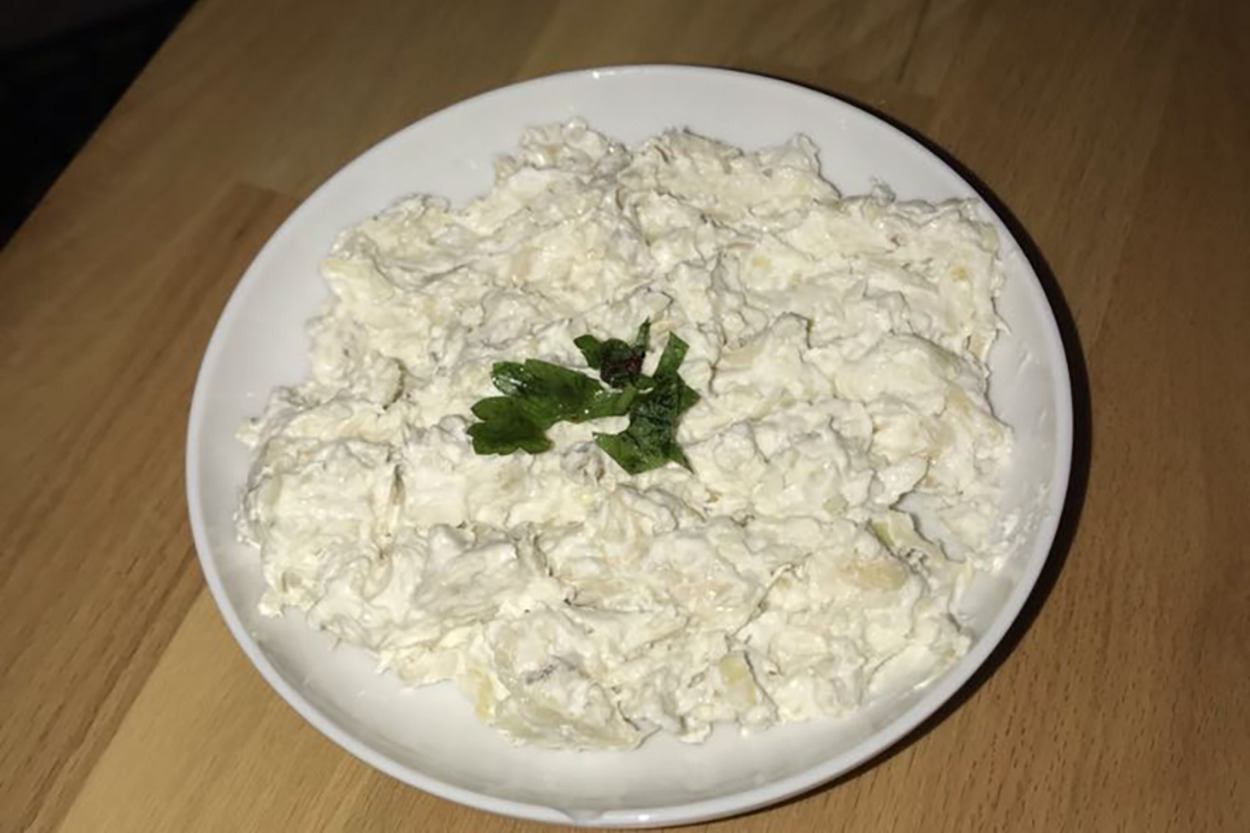 Enfes Lezzetiyle: Tavuklu Kereviz Salatası