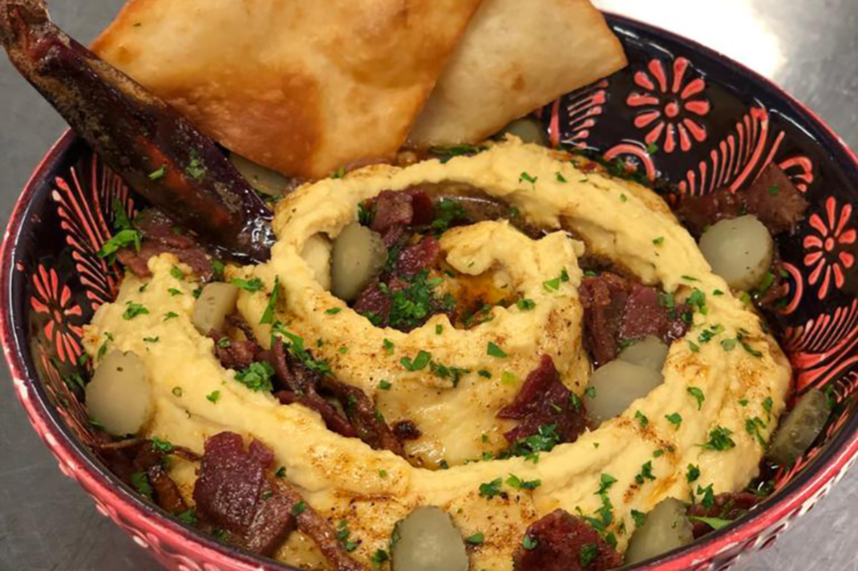 Humus'dan Vazgeçemeyenlere: Pastırmalı Humus