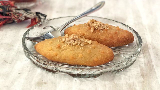 İçi Cevizli: Kalburabastı Tatlısı