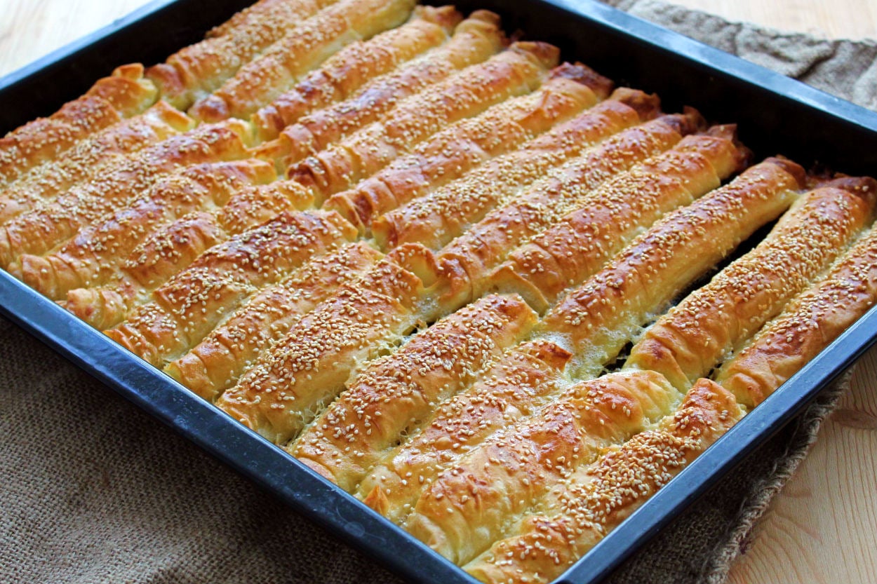 Yanına Çay Gerek: Sodalı Rulo Börek