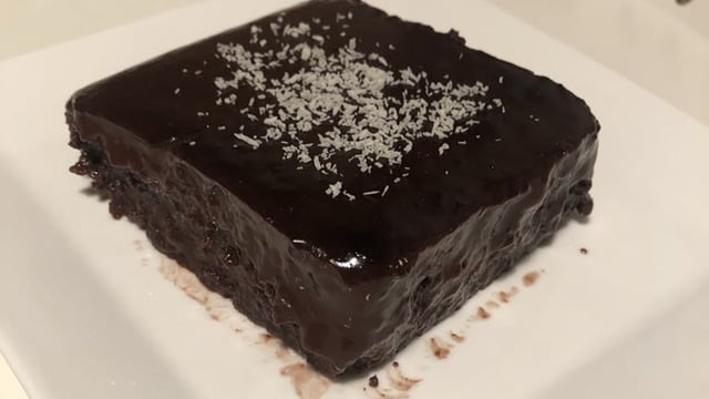 Bir Dilimi Yetmeyecek: Brownie Tadında Islak Kek