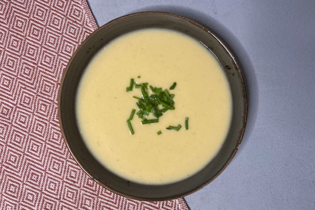 Soğuk Kış Günlerine: Cheddar Peynirli Karnabahar Çorbası