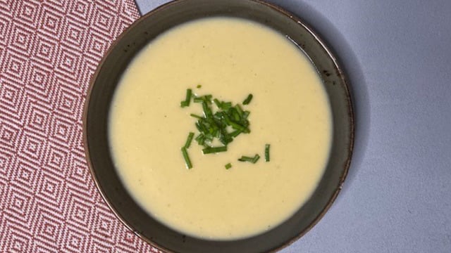 Soğuk Kış Günlerine: Cheddar Peynirli Karnabahar Çorbası