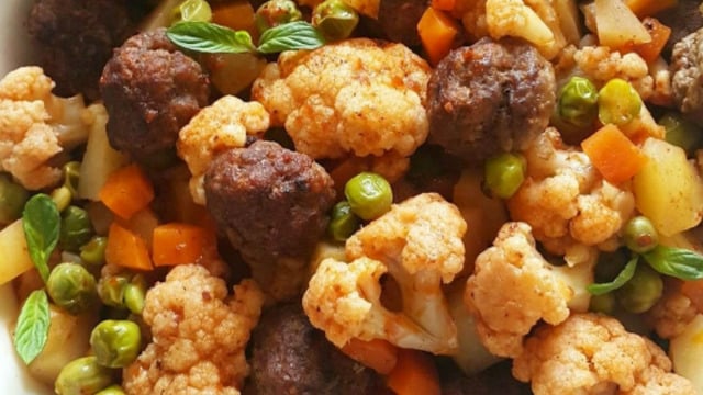 Nefis Bir Ana Yemek: Fırında Köfteli Karnabahar