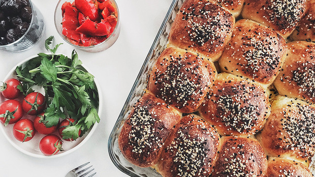 Borcamda Pişen: Soslu Pofuduk Poğaça