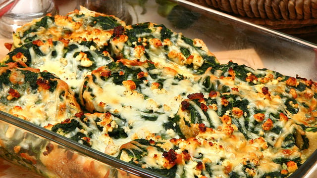 Kat Kat Ekmekler: Ispanaklı, Peynirli Strata