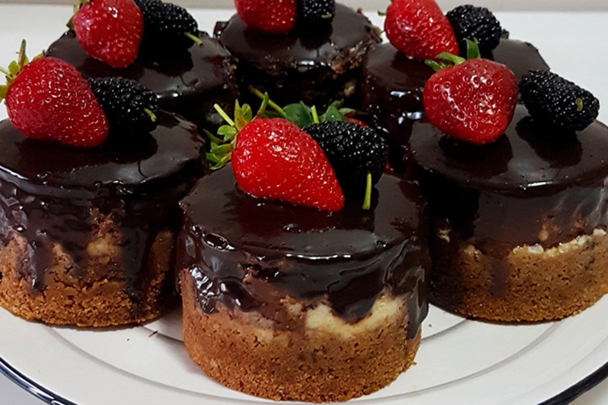 Porsiyonluk Lezzet: Çikolatalı Ebruli Cheesecake