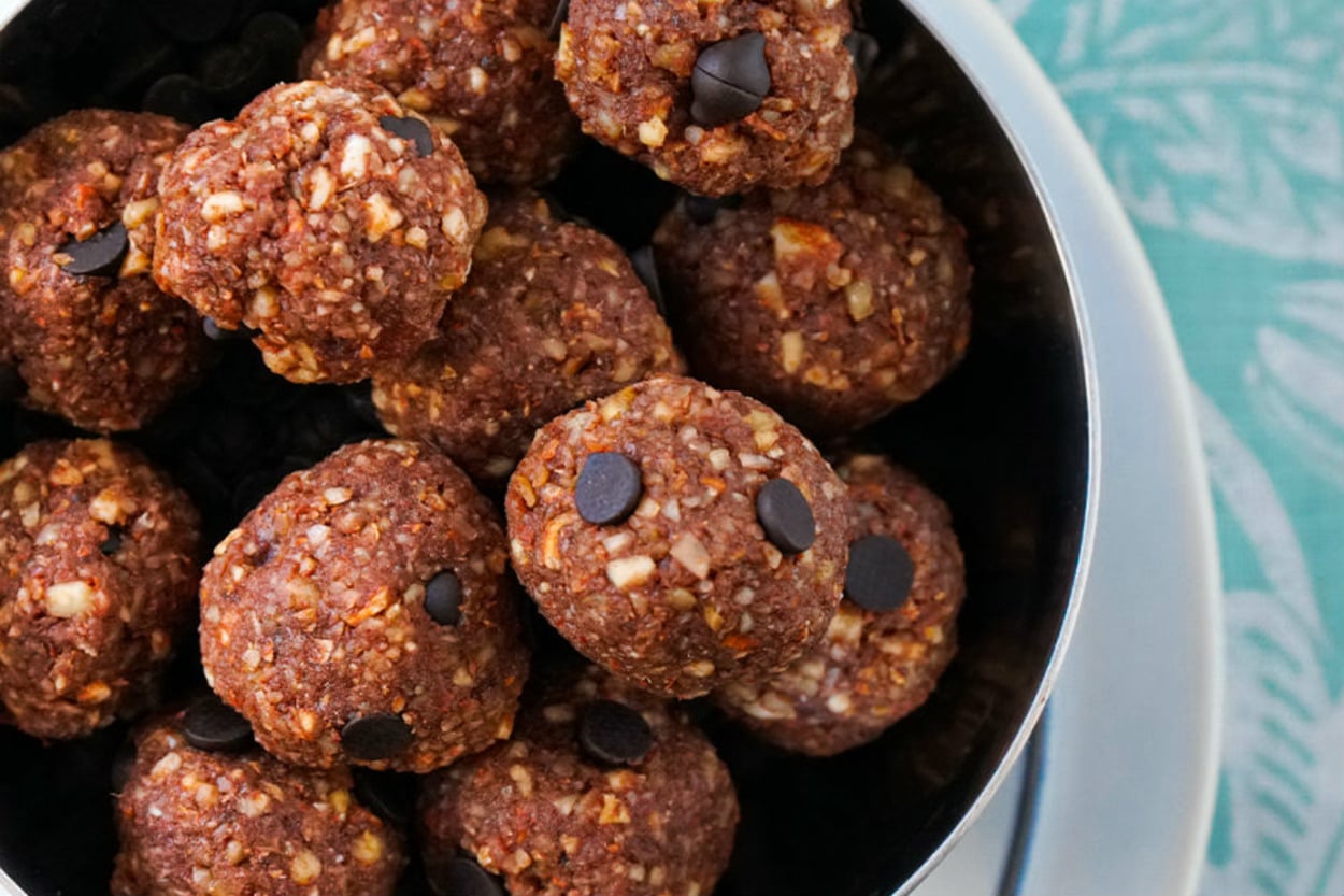 5 Dakikada Hazır: Pişmeyen Fit Brownie Topları
