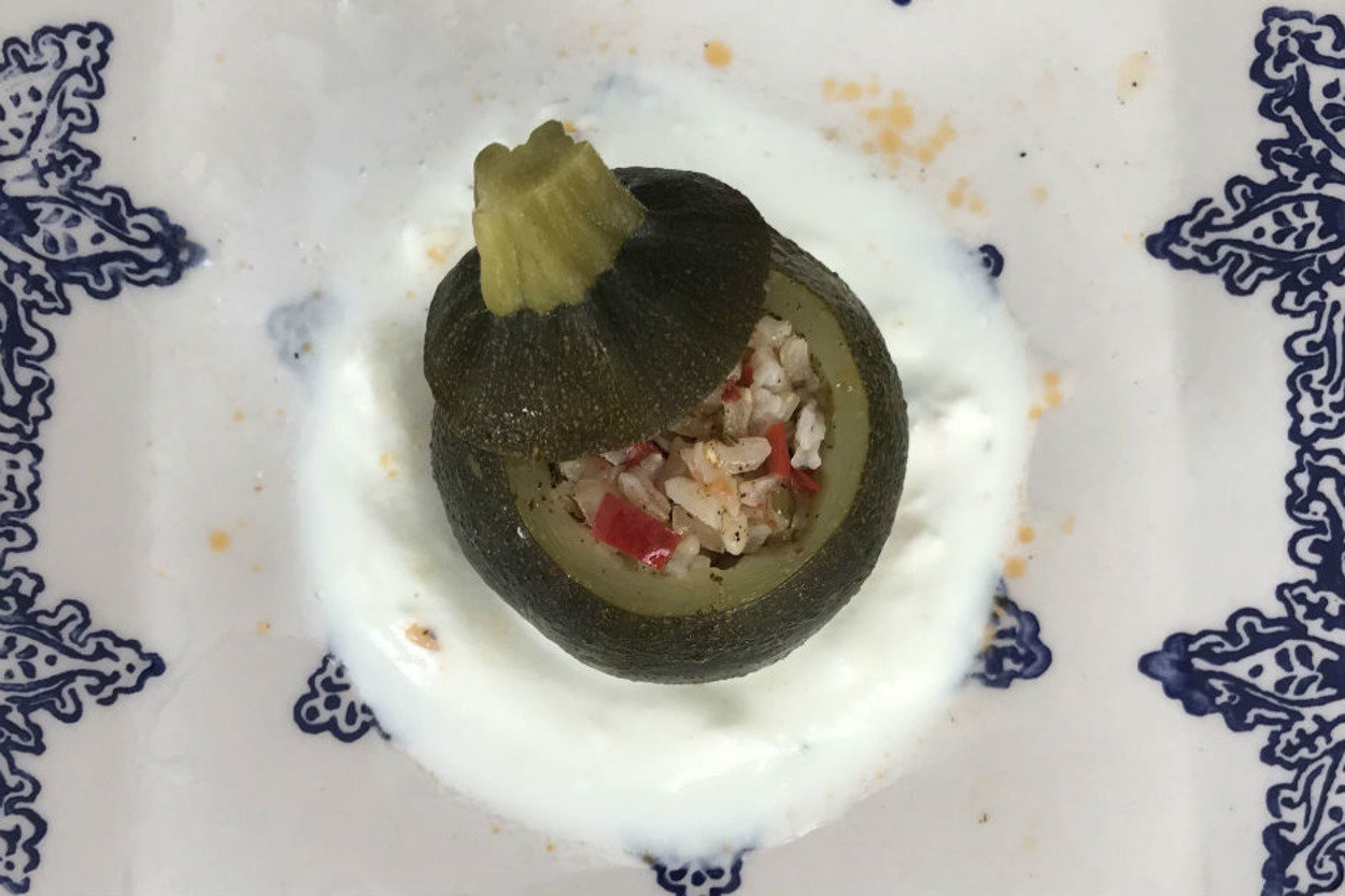 Yoğurt Eşliğinde: Girit Kabağı Dolması
