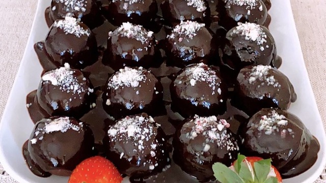 Profiterol Kıskandırır: Çikolata Soslu Toplar