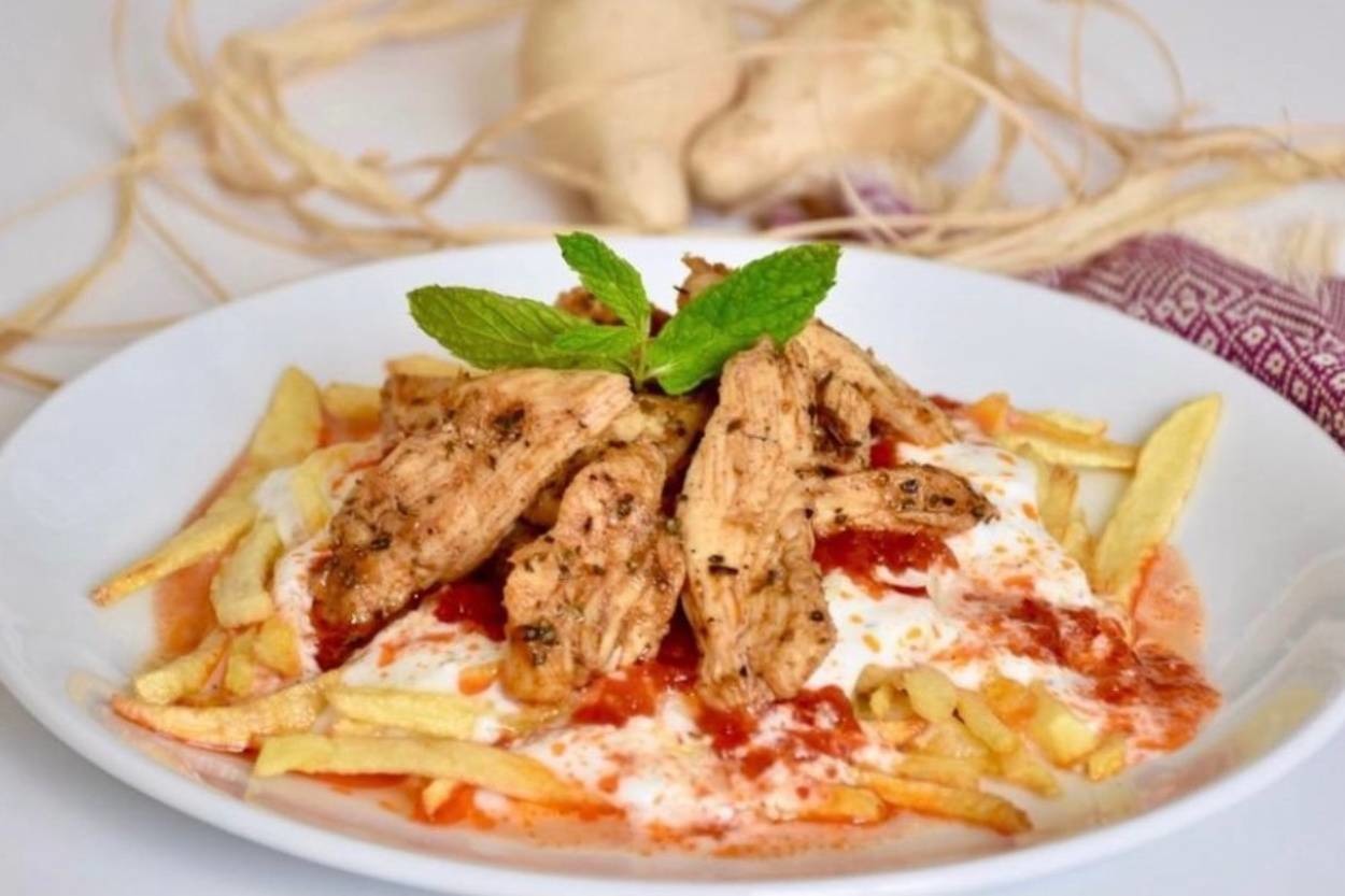 Herkesten Geçer Not Alacak: Tavuklu Çökertme Kebabı