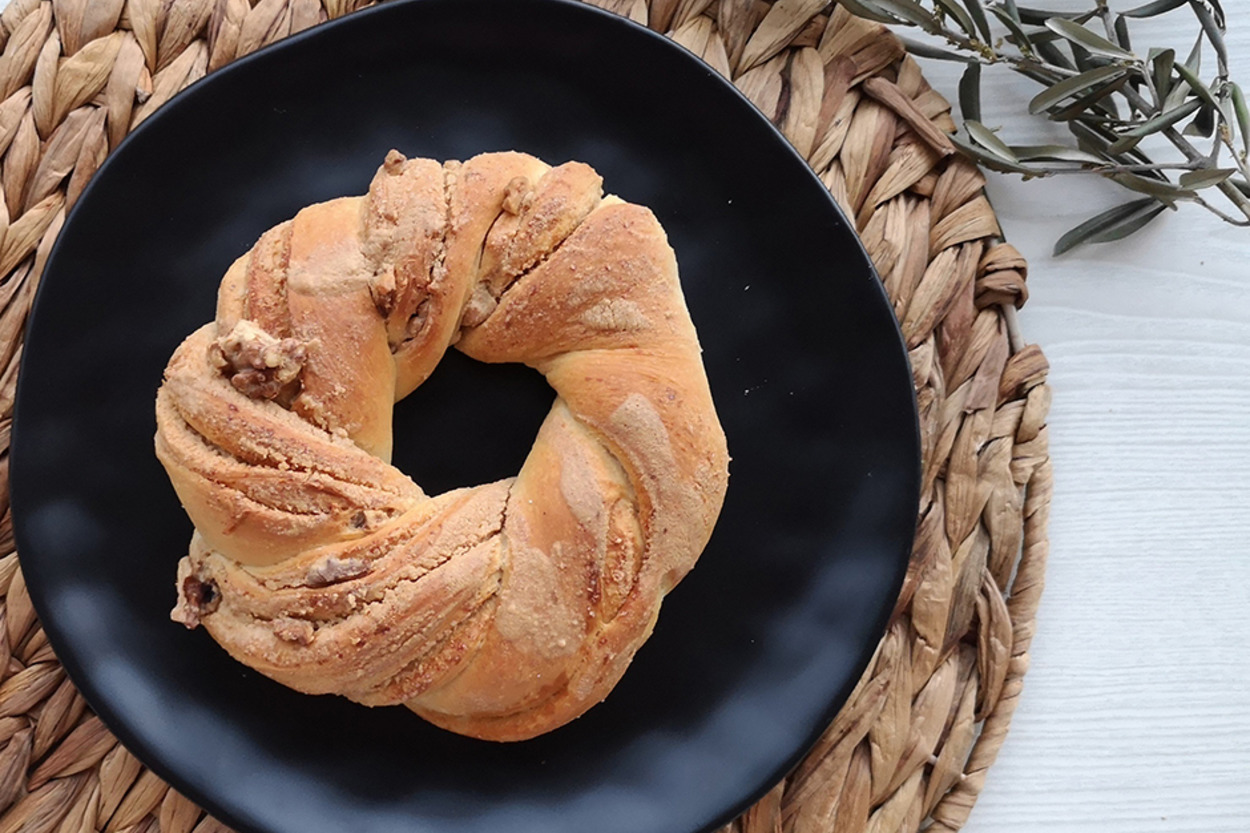 Tahin Sevenlere: Tahinli Çelenk Çörek
