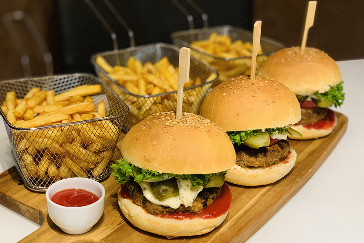 Çok Daha Lezzetlisi Var: Evde Hamburger