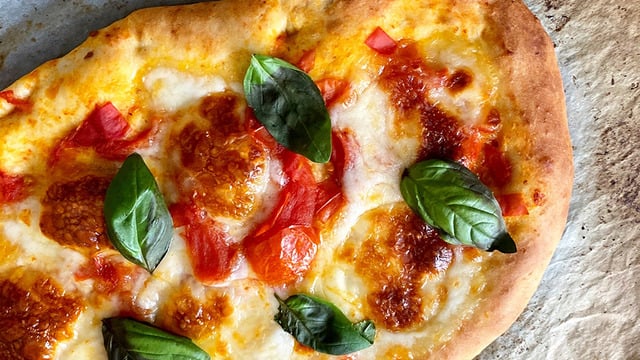 İtalya Kıyılarından Geliyor: Neapolitan Pizza