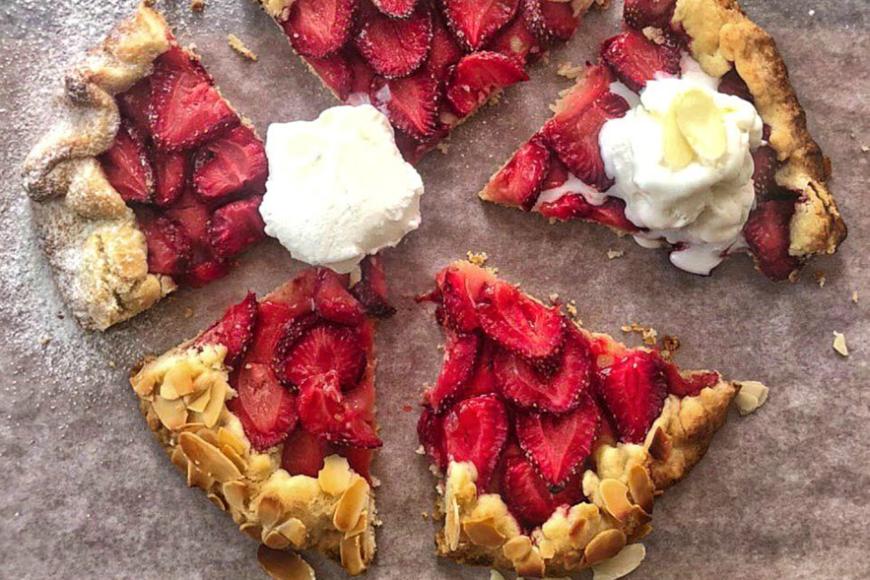 Kıtır Kıtır: Çilekli Bademli Galette