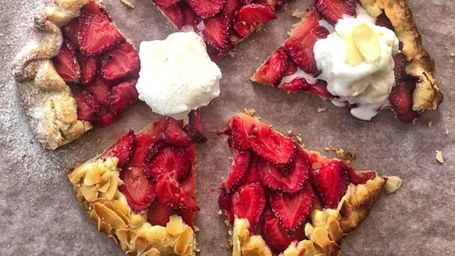 Kıtır Kıtır: Çilekli Bademli Galette