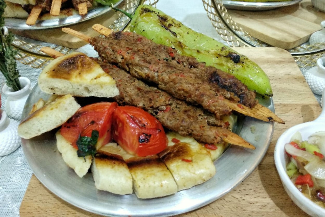 Adana'ya Gitmeden: Evde Adana Kebap