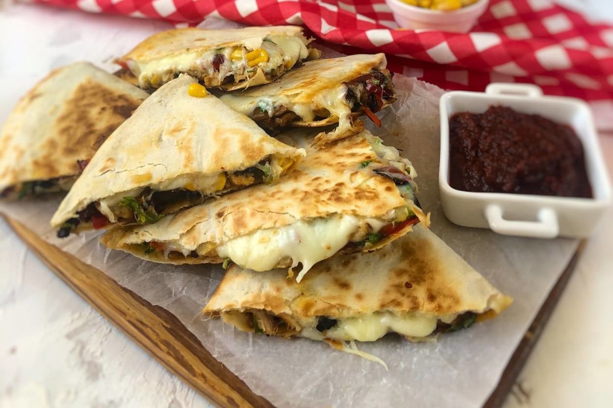 Meksika'ya Gidiyoruz: Tavuklu Quesadilla