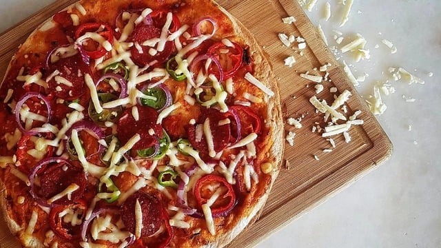 Bir de Böyle Deneyin: Pratik Lavaş Pizza