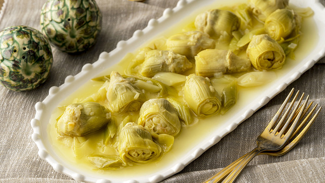 Hafifliği Uçurur: Limon Soslu, Pırasalı Enginar Kalbi
