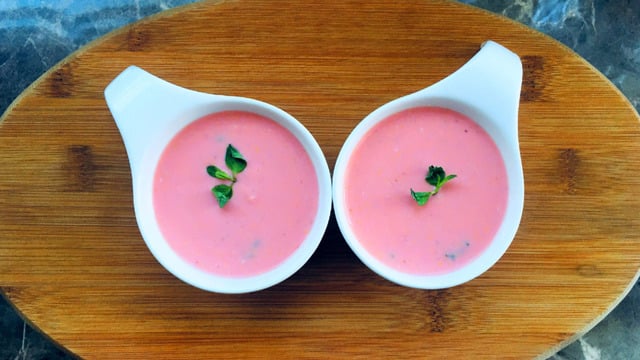 Rengi Kalpleri Çalacak: Pembe Dip Sos