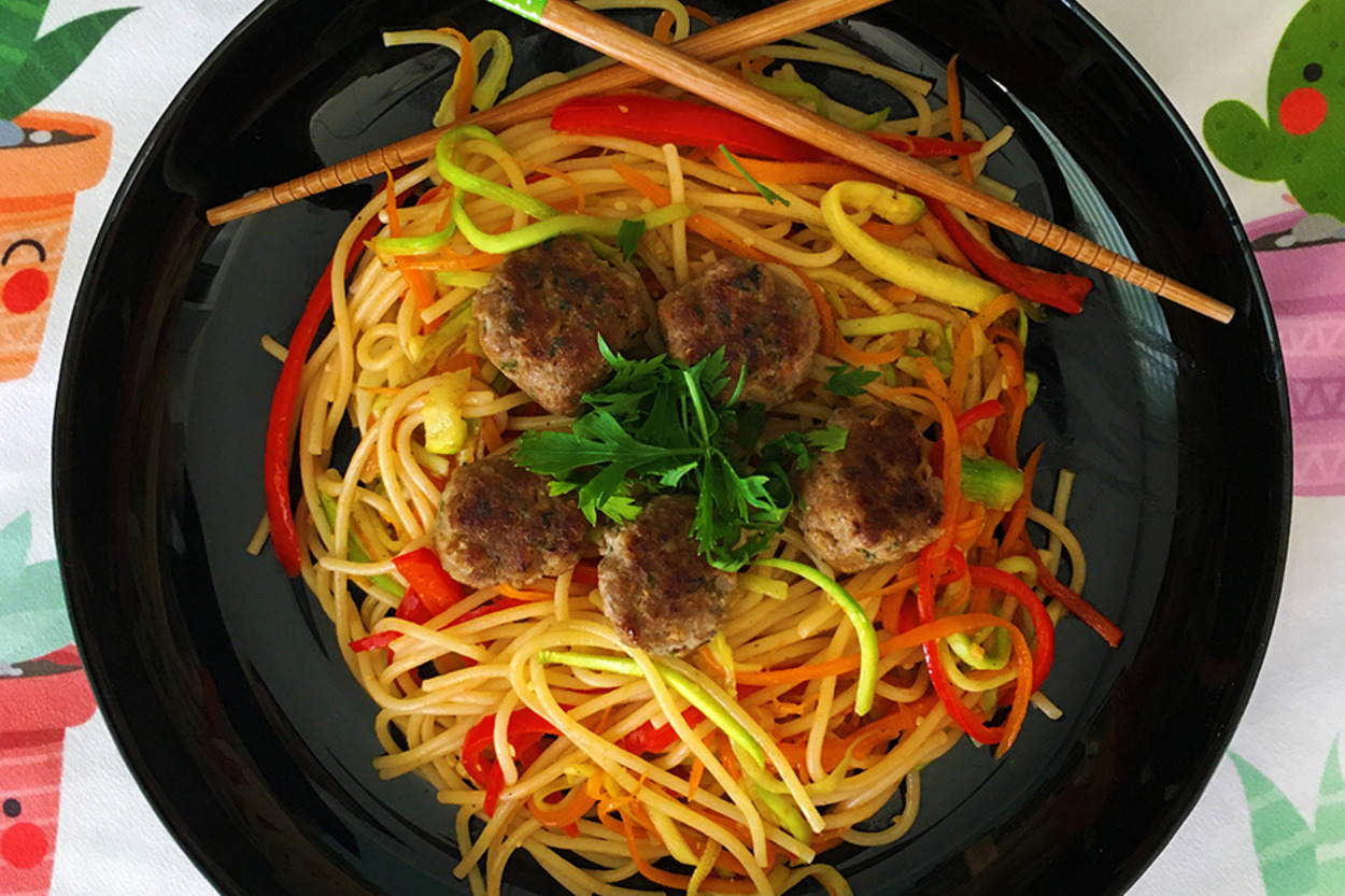Hepsi Bir Arada Güzel: Sebzeli Köfteli Spagetti