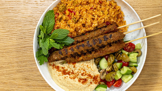 Tek Tabakta Ziyafet: Sebzeli Kebap Bowl