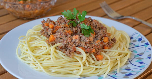 bolonez-soslu-makarna-asama-9