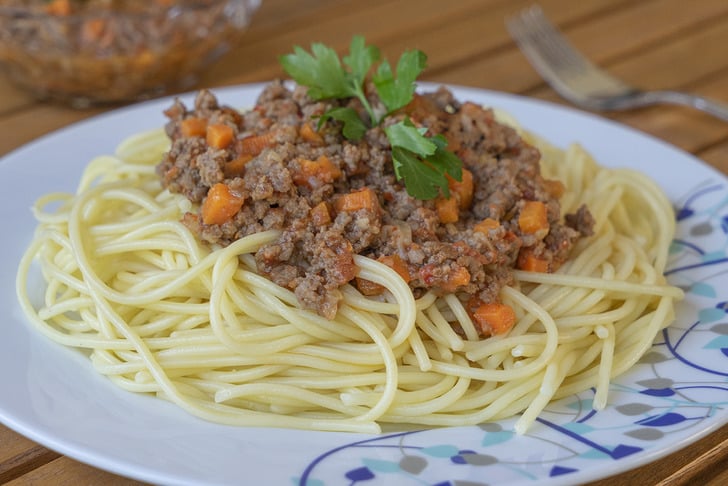 Bolonez Soslu Makarna Tarifi