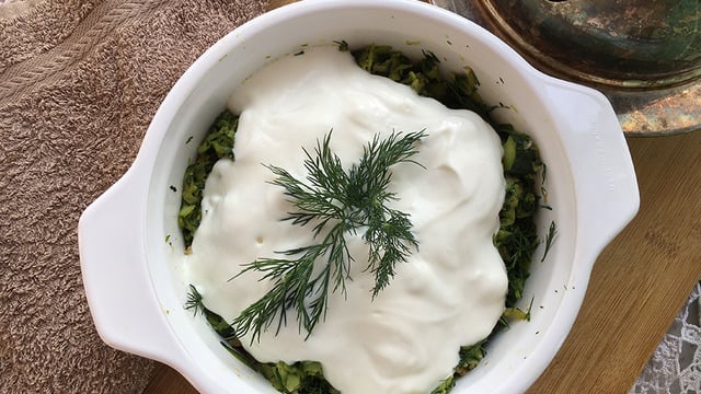 Her Yemeğin Yanına Yakışan: Kabak Tarator