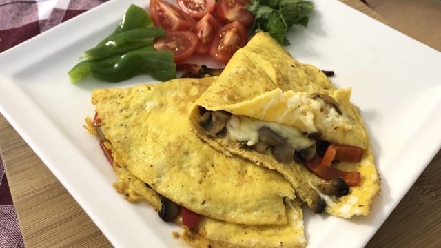 Çok Doyurucu: Sebze Dolgulu Omlet
