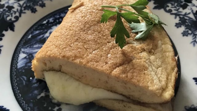 Kahvaltıya Bekler: Pofuduk Fit Omlet