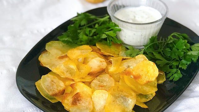 Herkesin Çok Sevdiği: Fırında Patates Cipsi