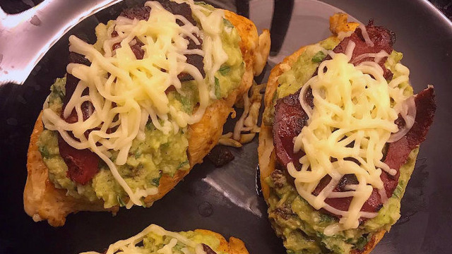 Meksika Esintili: Guacamole Soslu Tavuk