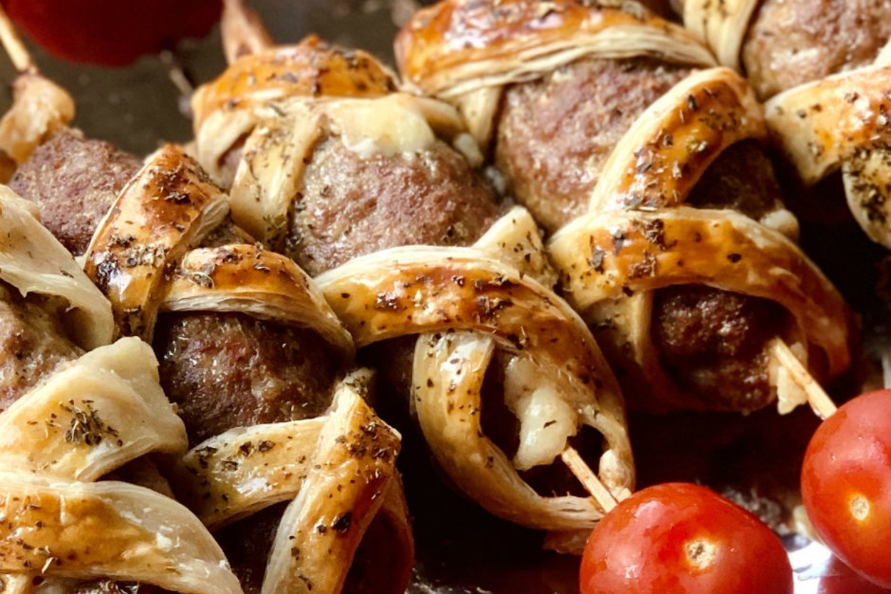 Sunumu Efsane: Milföylü Kaşarlı Köfte